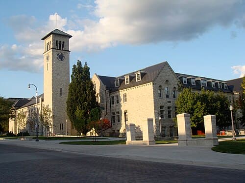 Queen's University 사진 2